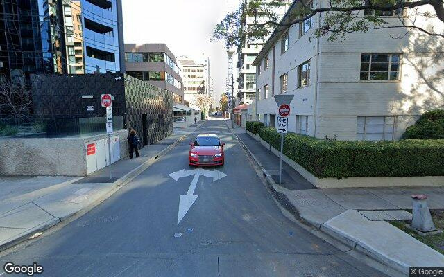 Queens Lane Lock Up Garage  - Close to St Kilda Rd Trams. Available for Long Term Lease