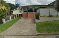 Driveway parking, three minutes walk to buses to City/Southbank or Great Circle Line/Hypermarket