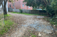 Gordon - Safe Open Backyard close to Train Station