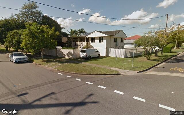 Wavell Heights - Options of a Driveway or garage