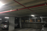 Secure underground parking - 2 mins from Crowsnest shops