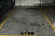 South Melbourne - Secure Indoor Parking Opposite to Albert Park