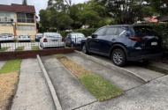 Great parking space close to Birkenhead shops
