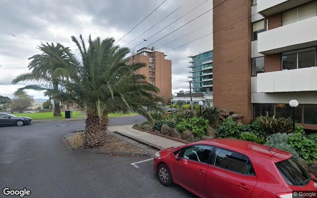 Excellent car space, central location st kilda