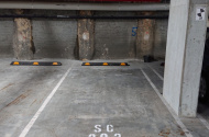 Simple easy effective parking spot. Great location near the defence precinct.