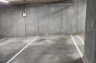 Spacious parking spot in the heart of Box Hill, near hospital, institute, park, shopping centre