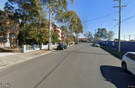 Quick parking spot close to Hospital, School, Station and Light rail