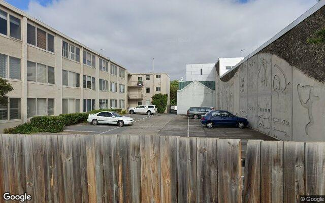 Balaclava - Great Outdoor Parking Near Train Station