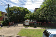 Meadowbank - walking distance to train station and wharf