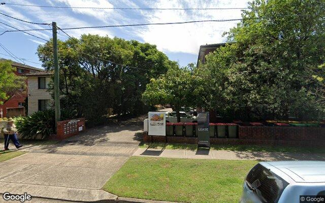 Meadowbank - walking distance to train station and wharf