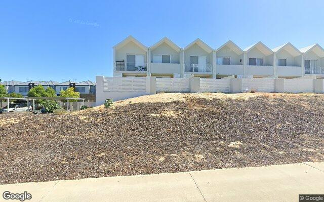 Easy no fuss access, safe area. Bus stop metres away, close to train station & freeway.