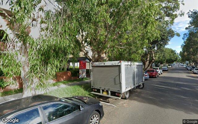 Secured parking space with bonnet storage 350mt from Bondi Beach