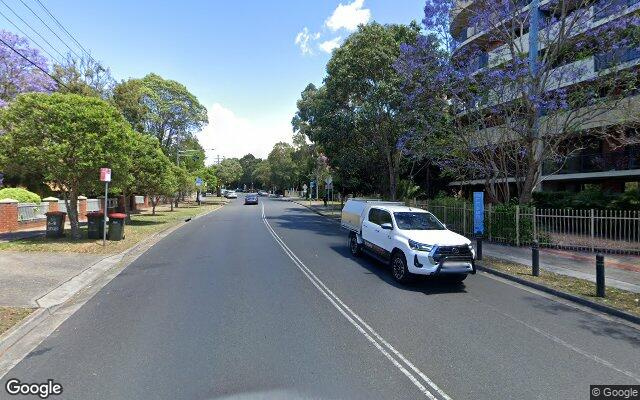 Tandem car space for rent - Walking distance to Strathfield and Homebush Stations