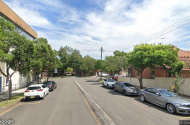 5 minute walk to Metro and North Sydney CBD!