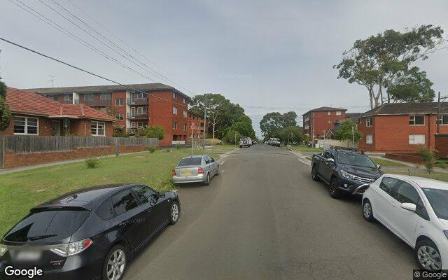 Parking space available near UNSW and Prince of Wales Hospital.
