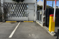Great parking near CBD and Victoria park, 2 minute walk to bus station route 30 into the city
