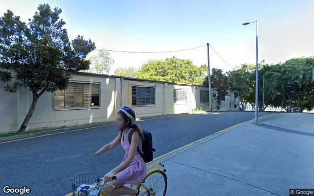 South Bris/Go Btwn Bridge indoor parking space