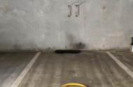 Carlton/City Edge Undercover secure parking. Near Universities and Victoria Market