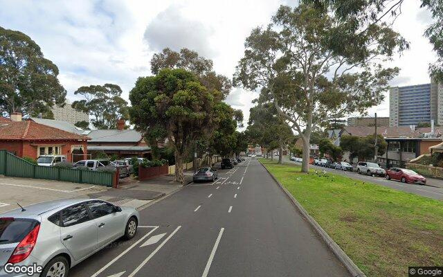 Parking space10 min walk from tram Flemington Rd