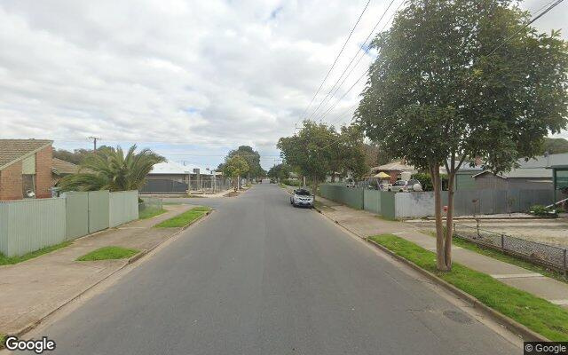 Fantastic private parking space. Close to city CBD. Car or bus can be parked behind lockup gates.