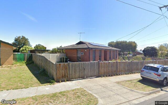 Frankston North - Safe Driveway Parking close to the Bus Stops