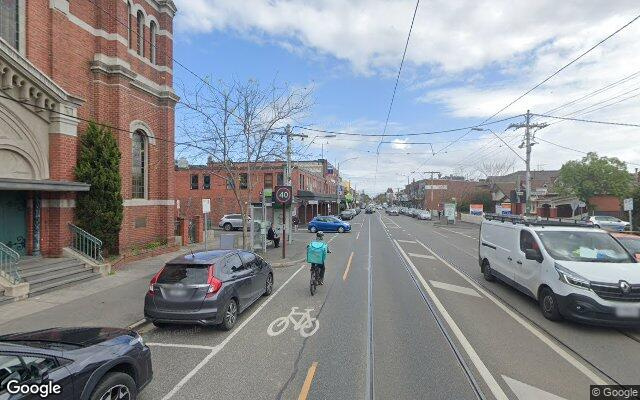 Great parking space four minute walk from balaclava station
