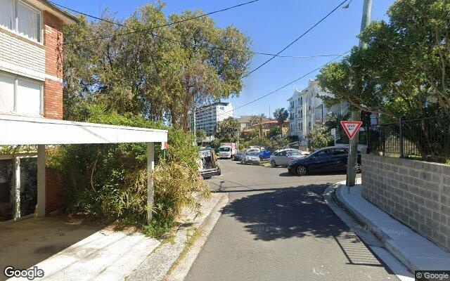 Great Covered Parking Spot 10 min walk from Bondi Beach and 5 min walk from Tamarama Beach