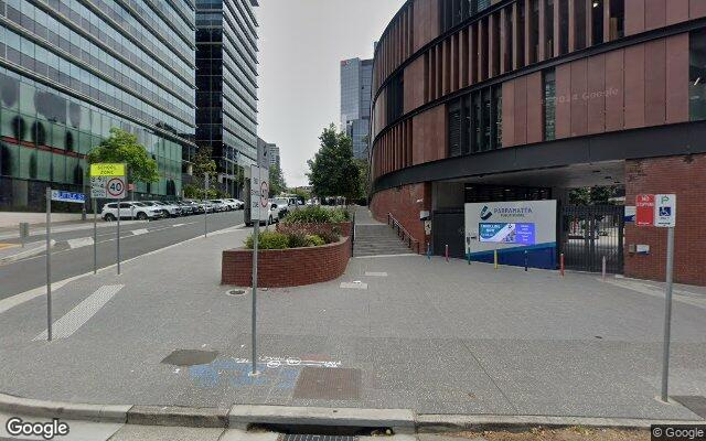Central location in Parramatta!