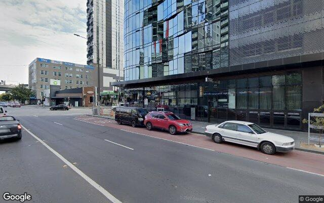 Very convenient parking space in Southbank - City road