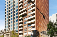 Melbourne CBD-Collins St, Paris End (next to Hotel Sofitel) Safe & Great Spot & Very Convenient