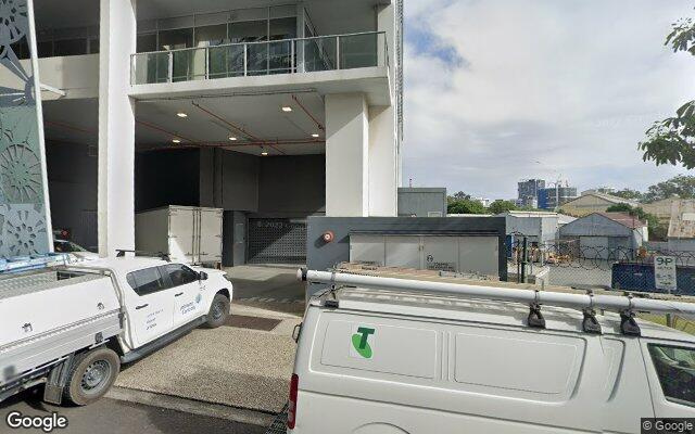Low cost and Great parking in South Brisbane