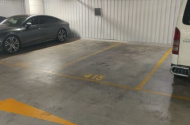 Close to the Mascot station/Airport -Undercover parking