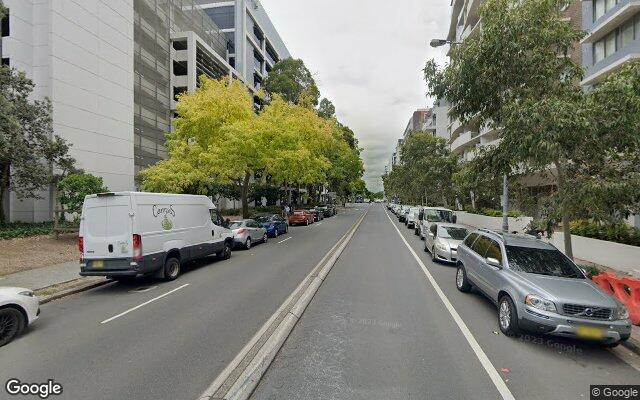 Close to the Mascot station/Airport -Undercover parking
