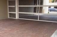 Bondi Beach - Indoor Parking central to Shops 