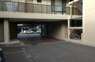 Indoor parking, 5min walking to Bondi Beach