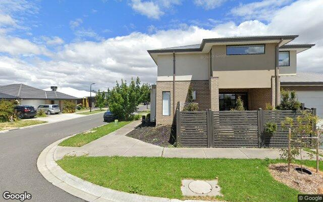 Great parking space in Craigieburn ( indoor and outside)