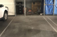 South Melbourne Under cover - Garaged on Dorcas St - Close to Trams