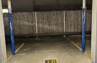 Great parking space with bondi beach a 4 minute walk away!