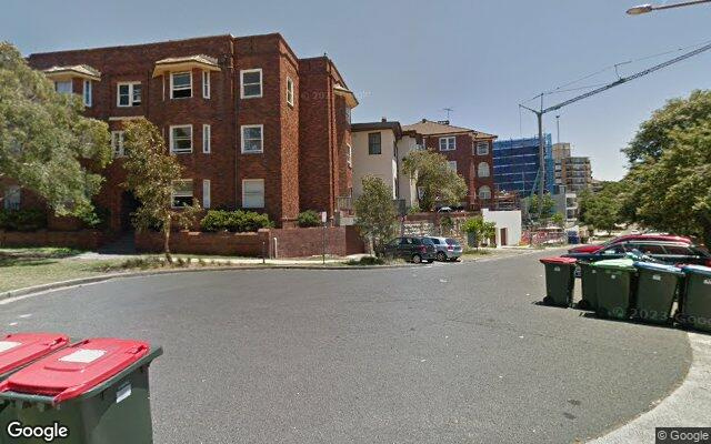 Great parking space with bondi beach a 4 minute walk away!