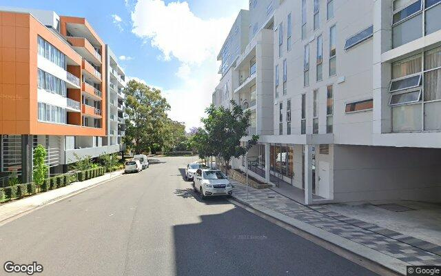 Great secure parking space near Gordon train station