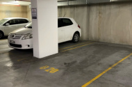 Great parking space-5 mins walk to Chatswood station