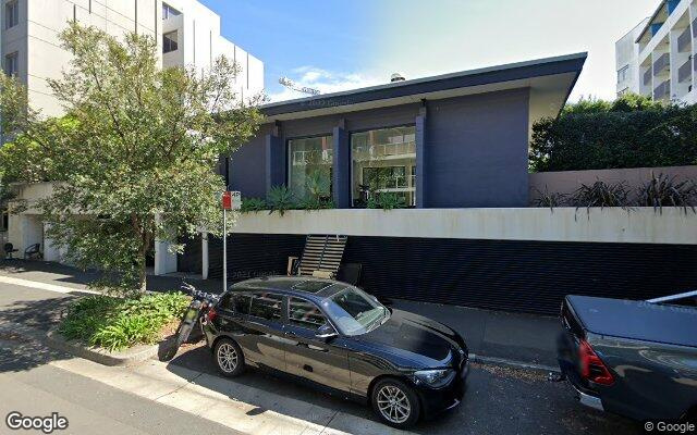 Long parking space in 30 gadigal avenue zetland