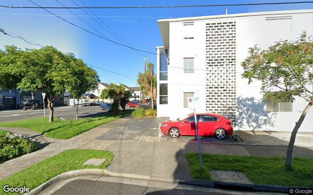 Easy parking with excellent access to Bridge Road