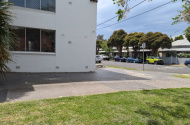 Easy parking with excellent access to Bridge Road