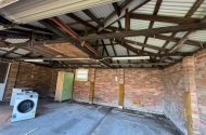 I have 2 garages great for parking a sedan or an SUV. 5 mins drive from jemsond central.