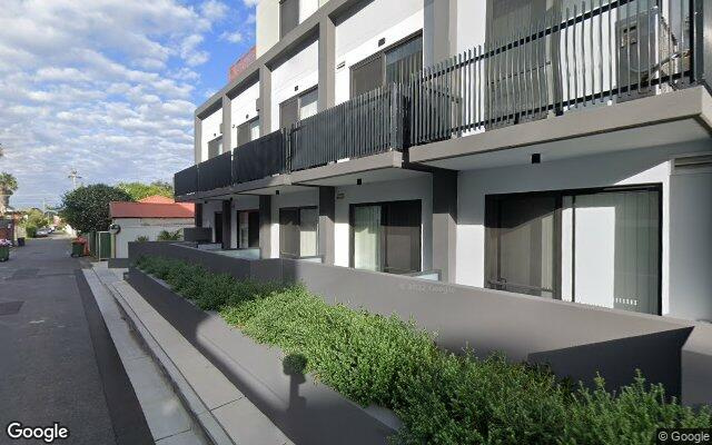 Secure parking space availability for lease near St George hospital in Gray street