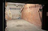Lock up Garage on Hall Street