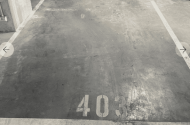 Covered parking space High Street / Prahan