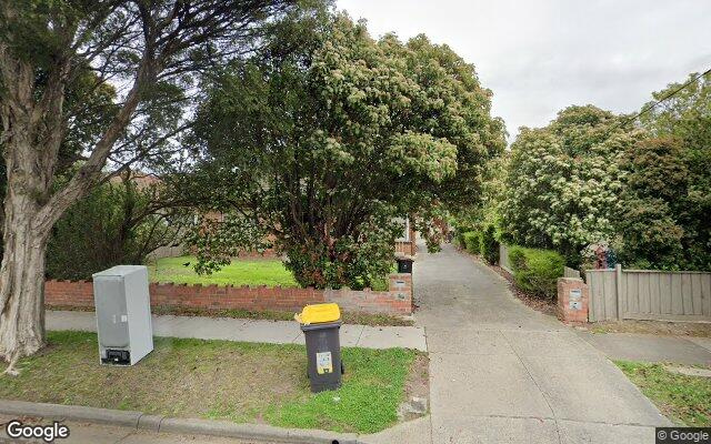 Great driveway parking space, 5 mins walk from Monash University and MCity. Newly built pavement.