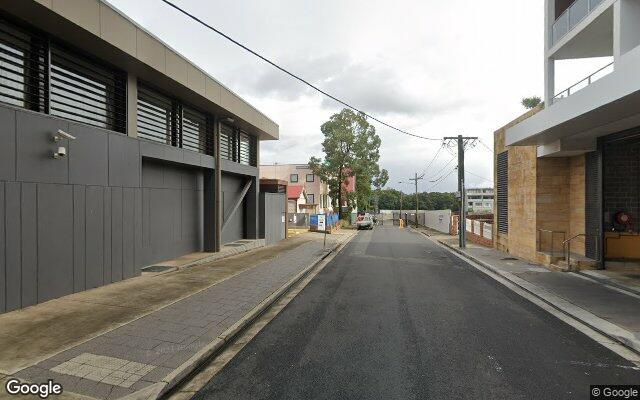 3 mins walk to lidcombe train station,